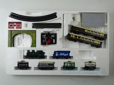 Lot 566 - A HORNBY OO gauge R175 vintage 1970s GWR...