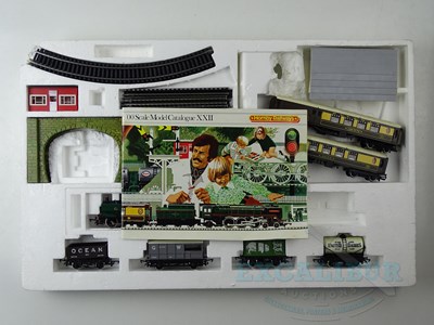 Lot 566 - A HORNBY OO gauge R175 vintage 1970s GWR...