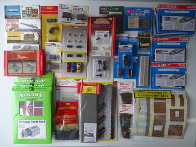 Lot 590 - A large quantity of OO gauge unbuilt kits and...