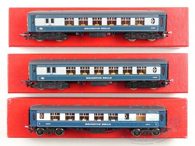 Lot 638 - A WRENN OO gauge 3-car Brighton Belle EMU in...