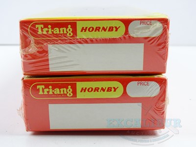 Lot 659 - A pair of HORNBY OO/HO gauge Canadian issue...