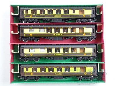 Lot 660 - A group of unboxed WRENN OO gauge Pullman cars...