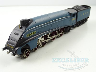 Lot 675 - A WRENN OO gauge W2210 class A4 steam...