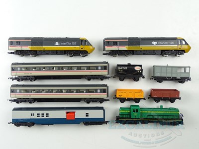 Lot 685 - A group pf HORNBY / HORNBY DUBLO OO gauge...