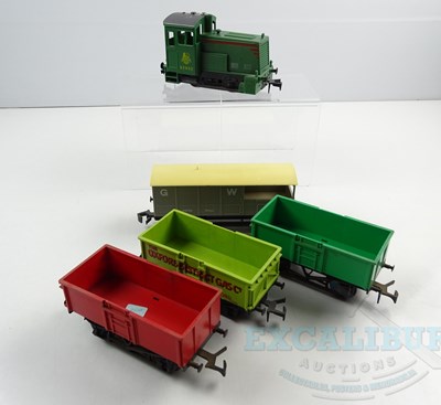 Lot 698 - A group of unboxed LIMA O gauge model railways...