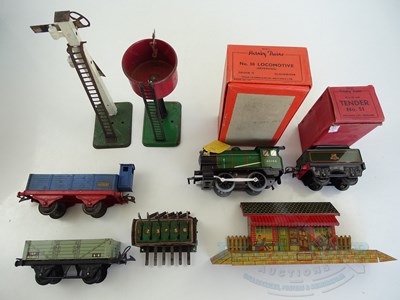 Lot 700 - A group of HORNBY O gauge items comprising...