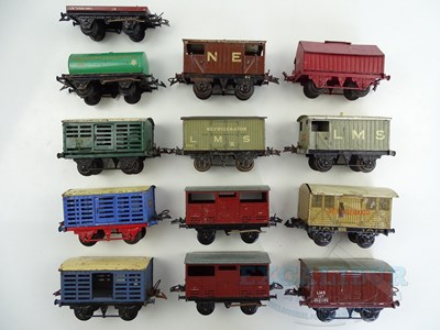 Lot 705 - A group of HORNBY O gauge wagons - F unboxed (13)