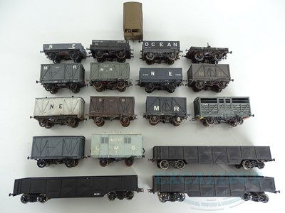 Lot 726 - A group of kitbuilt O gauge mixed wagons/vans...