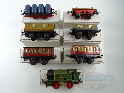 Lot 733 - A group of HORNBY O gauge items comprising...