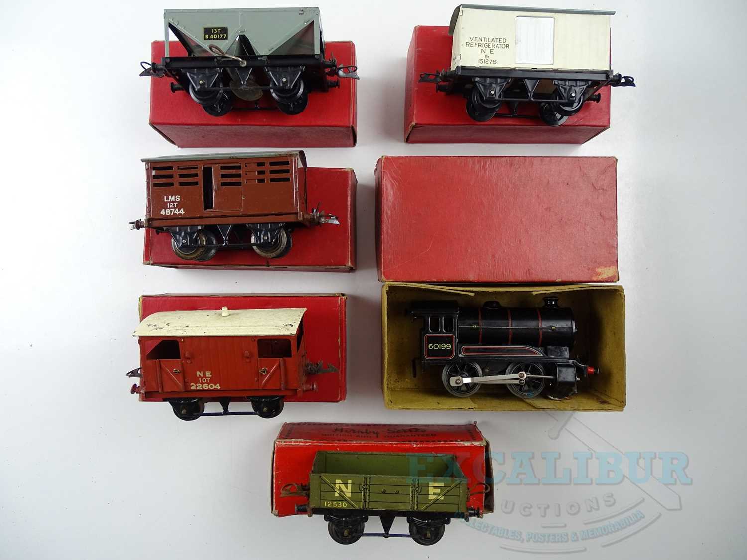 Lot 735 - A group of HORNBY O gauge items comprising...