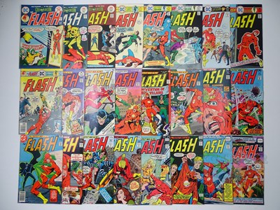 Lot 266 - THE FLASH (24 in Lot) - (1975/1979 - DC) -...