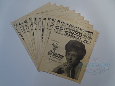Lot 20 - A group of 10 NEW MUSICAL EXPRESS magazines -...