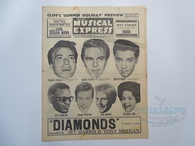 Lot 30 - A group of 10 NEW MUSICAL EXPRESS magazines -...