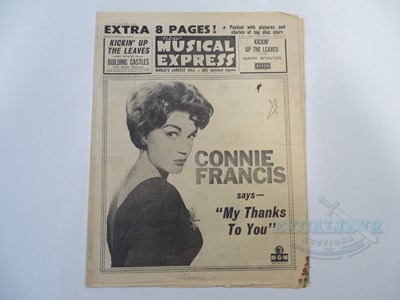 Lot 32 - A group of 9 NEW MUSICAL EXPRESS magazines -...
