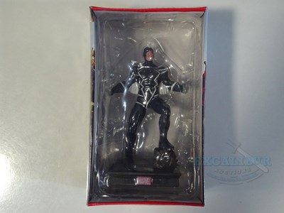 Lot 393 - MARVEL - A group of 5 Eaglemoss figures...