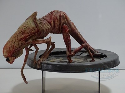 Lot 419 - ALIEN 3 (1992) - A unique handmade model of an...