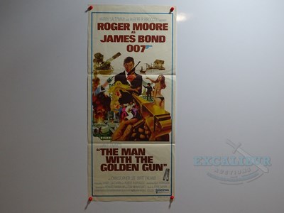 Lot 616 - JAMES BOND : THE MAN WITH THE GOLDEN GUN...