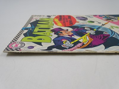 Lot 252 - BATMAN #190 - (1967 - DC) - Classic Penguin...