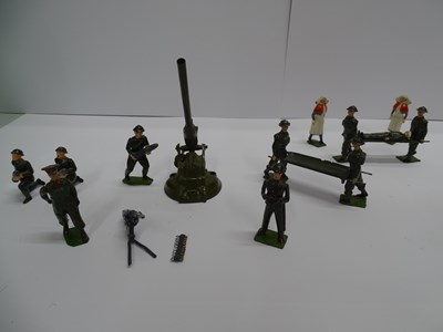 Lot 109 - A group of unboxed BRITAINS lead figures, WW1...