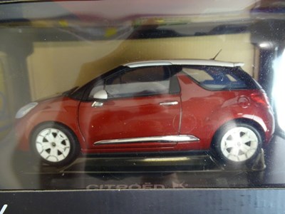 Lot 169 - A group of boxed 1:18 scale diecast Citroen...