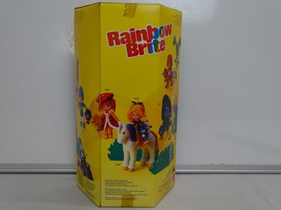 Lot 198 - A group of vintage toys to include RAINBOW...