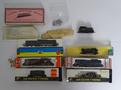 Lot 238 - A group of boxed and unboxed N gauge...