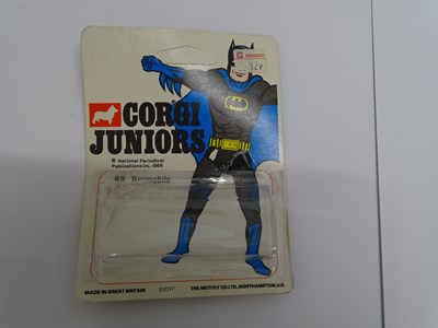 Lot 25 - A pair of CORGI Batman themed items comprising...