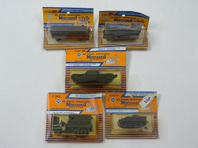 Lot 258 - A group of HO scale civilian and military...