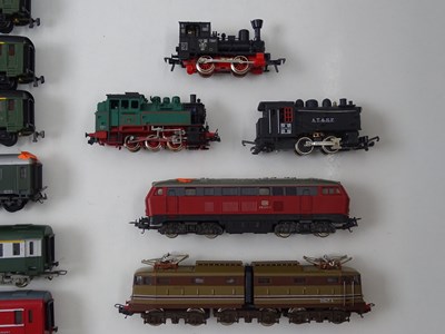 Lot 265 - A quantity of HO gauge European and American...