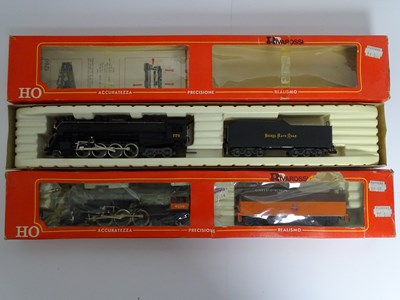 Lot 275 - A pair of RIVAROSSI HO gauge American outline...