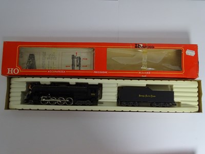 Lot 275 - A pair of RIVAROSSI HO gauge American outline...