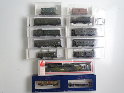 Lot 292 - A group of HO gauge German outline DRG rolling...