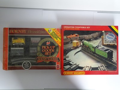 Lot 319 - A HORNBY R869 OO gauge Pick-Up Goods starter...