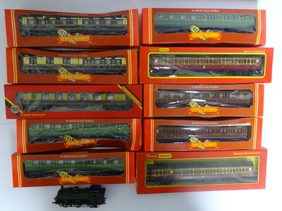 Lot 321 - A group of HORNBY OO gauge boxed coaches in...