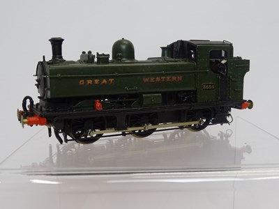 Lot 321 - A group of HORNBY OO gauge boxed coaches in...