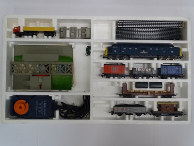 Lot 324 - A LIMA OO gauge 'Super Freight Flyer' train...