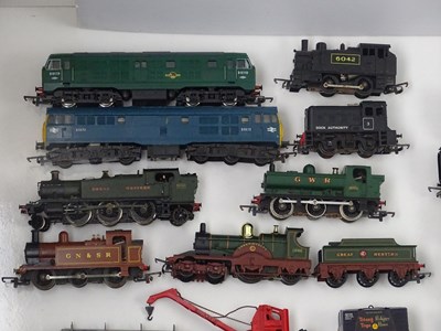 Lot 330 - A large quantity of OO gauge unboxed...