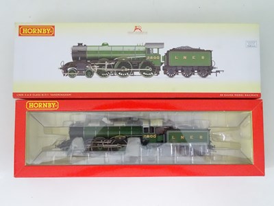 Lot 347 - A HORNBY R2920 OO gauge class B17/1 steam...