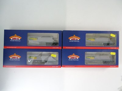 Lot 353 - A group of BACHMANN OO gauge Freightliner HHA...