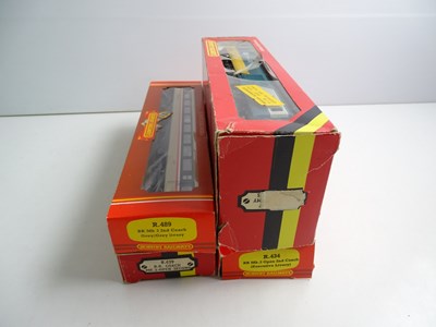 Lot 367 - A HORNBY OO gauge InterCity 125 power car twin...