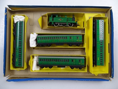 Lot 389 - A HORNBY DUBLO OO gauge 2007 2-rail SR tank...