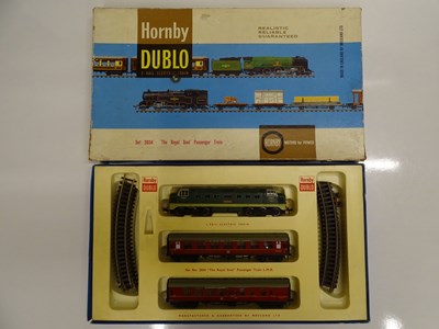 Lot 394 - A HORNBY DUBLO OO gauge 2034 2-rail 'The Royal...