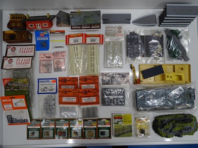 Lot 400 - A very large quantity of OO gauge building...