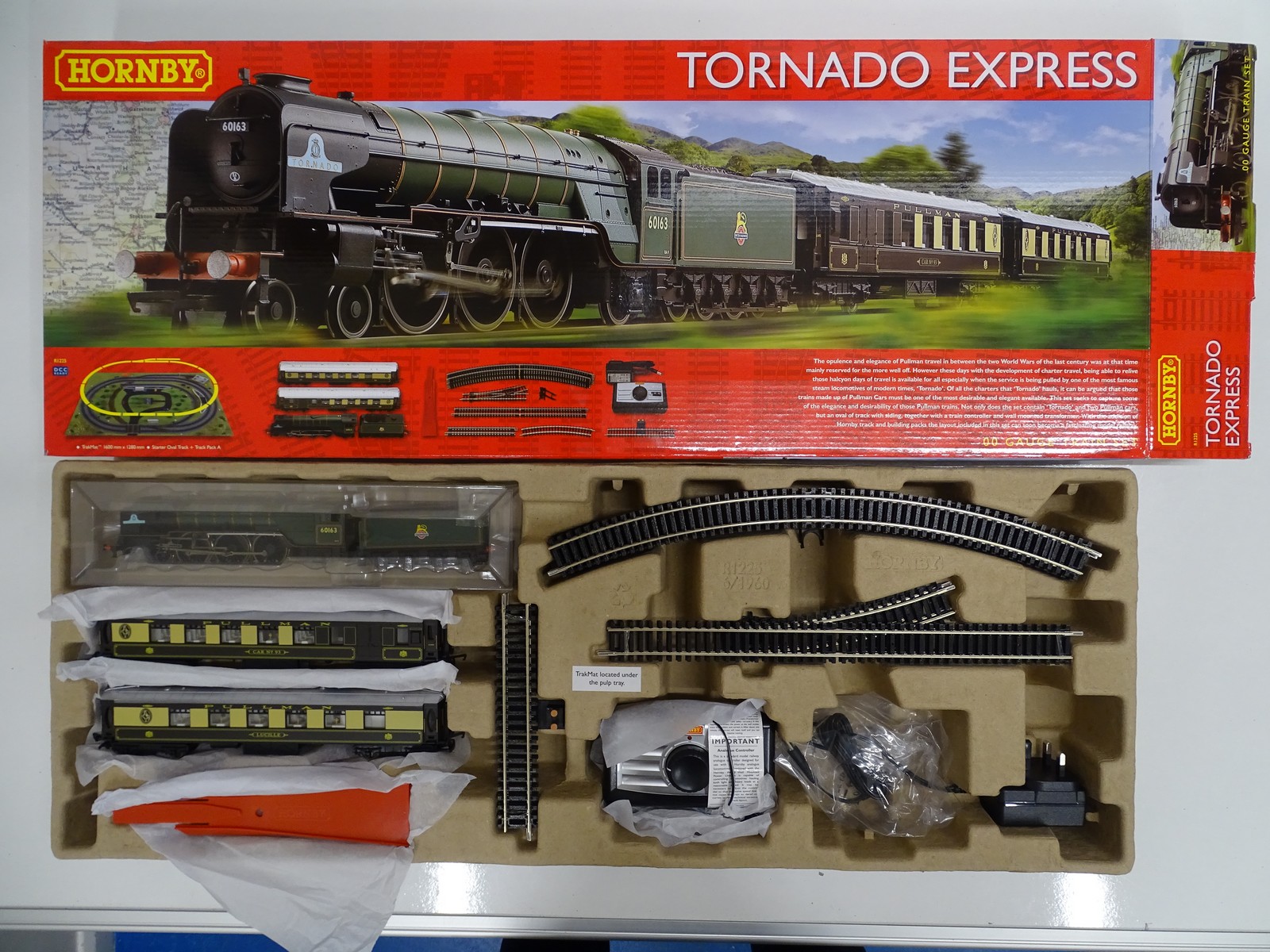 Hornby tornado train store set