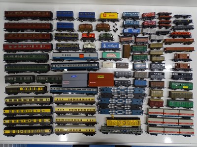 Lot 415 - A very large quantity of OO gauge unboxed...