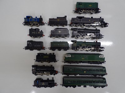 Lot 427 - A mixed group of OO gauge unboxed diesel and...