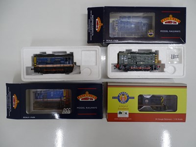 Lot 432 - A group of OO gauge diesel shunters by...