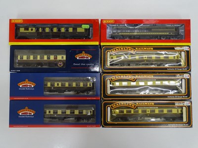 Lot 445 - A group of mixed OO gauge passenger coaches by...