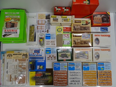 Lot 453 - A large quantity of OO and HO gauge kits and...