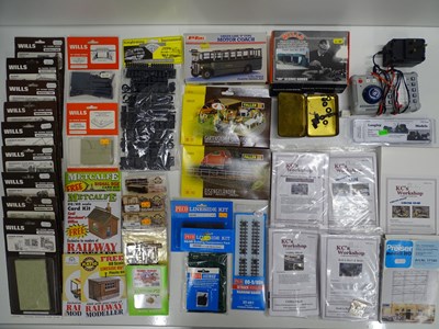 Lot 456 - A large quantity of OO and HO gauge kits and...